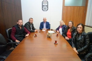 Ergene Bulgaristan Göçmenleri Derneği Başkanı ve Yönetim Kurulu Üyelerimiz ile birlikte Ergene Belediye Başkanımız Sn. Rasim YÜKSEL'i ziyarette bulunduk.