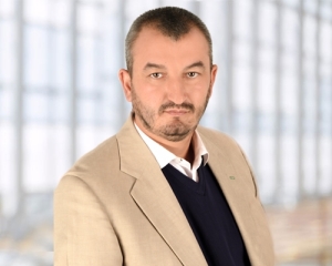 Veis ÖZGÜR